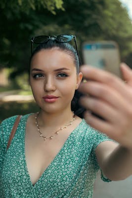 Julia, 28