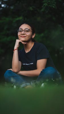 Sarah, 31