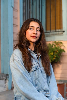 Lena, 25