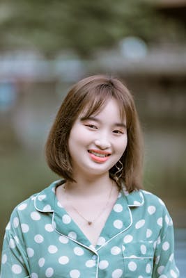 Lena, 25